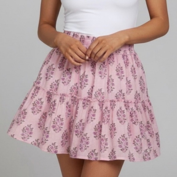 Madison Mathews Dresses & Skirts - Madison Mathews Pink Tiered Ruffle Skirt   Cottagecore coastal.    21